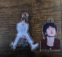 BTS Jin ジン ミニアクリルチャーム - メルカリ