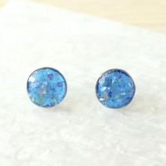 ハンドメイド　レジンピアス　青　小ぶり　カボション　ラメ　#30【即購入OK】