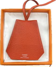 【新品】【定価114,400円】HERMÈS オレンジ レザー キークロシェット