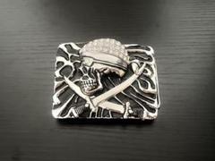 y2k skull buckle