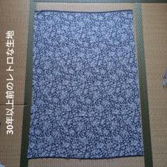 薄手の布地　花柄模様