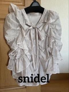 【スナイデル】フロントスリットボウタイブラウス SNIDEL（スナイデル）の「フロントスリットボウタイブラウス