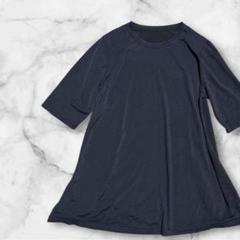 【新品タグ付き】Tシャツ　チュニック　ネイビー　シンプル　スポーツウェア