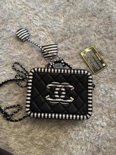 【ギャランティ付】シャネル ココマーク チェーンバッグ 白 パーティーバック CHANEL 【新品同様】シャネル マトラッセ30 チェーンショルダー