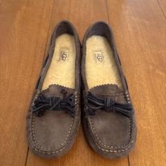 【新品未使用】UGG モカシン 23cm 黒 新品 正規品 UGG DAKOTA モカシン BLACK 23㎝｜Yahoo!フリマ（旧