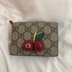 GUCCI さくらんぼ　財布　ウォレット　チェリー グッチシマ グッチ チェリー さくらんぼ付 カードケース 二
