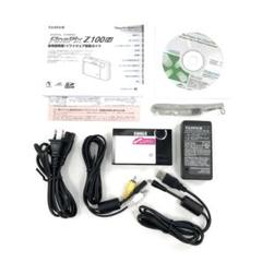 美品 FUJIFILM FinePix Z100fd ホワイト コンデジ