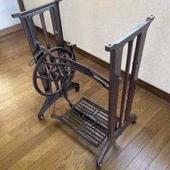 【アンティーク】トヨタ アンティーク テーブル脚 ミシン台 シンガー足踏みミシン台・鉄脚のテーブル ～ アンティークミシン
