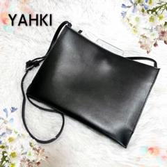 美品✨️ヤーキ ショルダーバッグ 黒 レザー シンプル 斜めがけ スクエア 薄型
