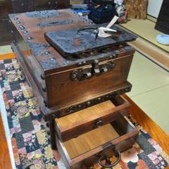 骨董舟箪笥・舟金庫（高さ48cm、横幅56cm、奥行46cm