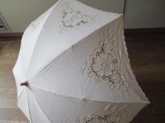 未使用　折りたたみ日傘　本麻　手刺繍　日本製　生成り 未使用 折りたたみ日傘 本麻 手刺繍 日本製 生成り - メルカリ