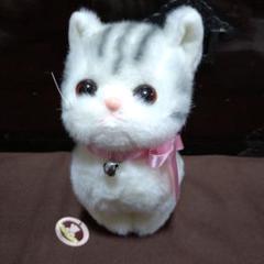 タグ付き　ぬいぐるみの三英貿易　リボン鈴ネコ