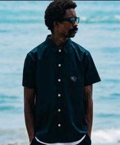 EMBLEM DRESS SHORT SLEEVE SHIRT