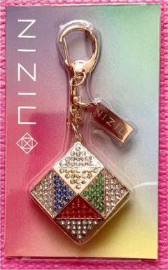 NiziU キューブキーホルダー 公式NiziUキューブキーホルダーの通販 by あさみ｜ラクマ