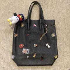 黒 レザー トートバッグ バゴロ　缶バッチ　装飾　ショルダー　2way 美品 黒 レザー トートバッグ バゴロ 缶バッチ 装飾 ショルダー 2way