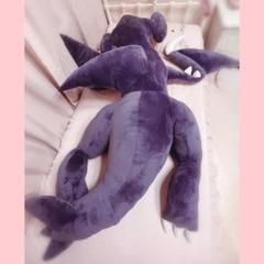 大きなガブリアスクッション　等身大ぬいぐるみ ポケモン】ガブリアスが全長約1.6メートルのビッグサイズの