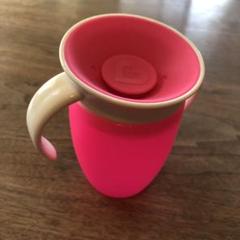 ベビー用ピンクマグカップ