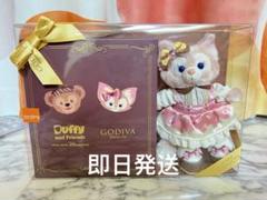 希少！香港ディズニー ダッフィーぬいぐるみバッジ×GODIVA コラボ 新品 希少】香港ディズニー数量限定品 ダッフィーぬいば×GODIVAチョコ