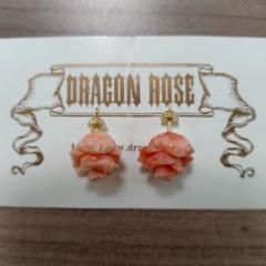 珊瑚 薔薇の花デザイン ピアス 止め金具K18 珊瑚 薔薇の花デザイン ピアス 止め金具K18