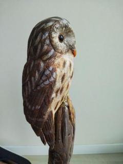 フクロウのバードカービング