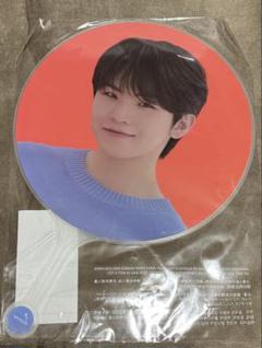 ■SEVENTEEN■『CARAT LAND』うちわ：ウジ　セブチ SEVENTEEN 公式うちわ ウジ 5つセット WOOZI セブチ 団扇 - メルカリ