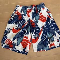NIKE ハーフパンツ　キッズSリーフ柄