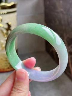 翡翠 バングル 56mmの中古/未使用品を探そう! - メルカリ