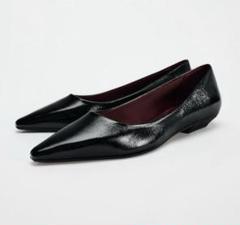 ZARA カットアウト　エナメル加工　フラットシューズ ZARA カットアウト エナメル加工 フラットシューズ - メルカリ