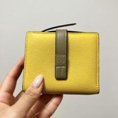 ロエベ LOEWE 二つ折り財布