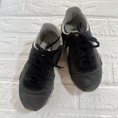 レディース　Nike 黒 ローカット スニーカー22.5センチ