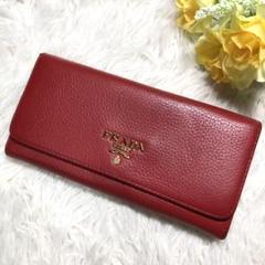 【美品✨】PRADA ヴィッテロダイノ フラップ長財布 金ロゴ レザー レッド 美品✨】PRADA ヴィッテロダイノ フラップ長財布 金ロゴ レザー