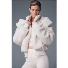 \"ALO Yoga\" フェイクファージャケット La Premiere Opulent Faux Fur Stunner Jacket - Black/Black