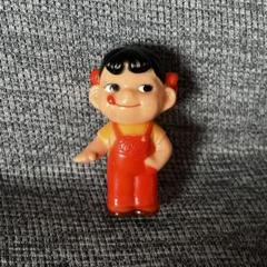 昭和レトロ　非売品　不二家 お座り ペコちゃん  ソフビ 人形 不二家☆ペコちゃん☆ソフビ人形 9．0cm 当時物 企業物