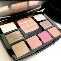 2025年最新】未使用 CHANEL トラベルメイクアップパレットの人気