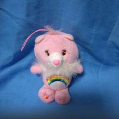 ケアベア(Care Bear) ひも付きぬいぐるみ 虹とハートが付いた