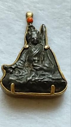 チベット直送仏像 銅、真鍮 仏像裏側は刻印金剛十字杵です★最終値下げトクチャ チベット直送仏像トクチャ裏側金色の刻印は金剛十字杵 銅 真鍮