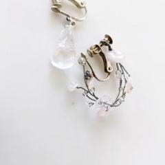 花の結晶と雫のフープ 春・梅雨ピアスorイヤリング+100円