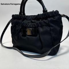 o41【極美品】サルヴァトーレフェラガモ　ヴァラリボン　ナイロンブラック2way