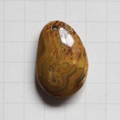 天然メノウ　天然石　9.6ct 穴あり