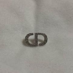 Dior ピアス レボリューション 片方 片耳 パール スター ロゴ ビジュー DIOR レボリューション ピアス 片方のみ - メルカリ