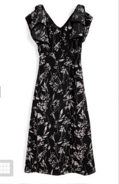 新品未使用　花柄ショルダーリボンワンピース[pm585] 黒