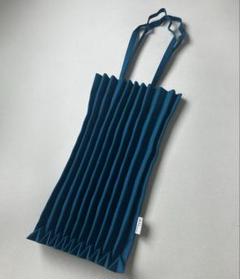 me ISSEY MIYAKE TRUNK PLEATS BAG 12 ブルー - メルカリ
