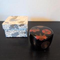 送料込【逢絢亭・新品】茶道具 大棗 山中塗 波蒔絵 真塗 木製 塚本規義 共箱 送料込【逢絢亭・新品】茶道具 大棗 山中塗 波蒔絵 真塗 木製
