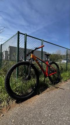 独特な MARLIN7 ブラック/レッド 29インチ 引取 東京都西麻布 自転車本体