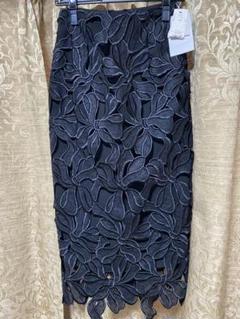 新品セルフォード花柄刺繍タイトスカート 黒