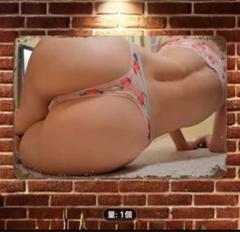 床で誘うセクシーTバック美女　ブリキ看板　アイアンウォール　メタルサインのサムネイル