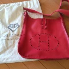 TONI BARADANI 美品 レディースバック 赤 本革 肩掛け - メルカリ