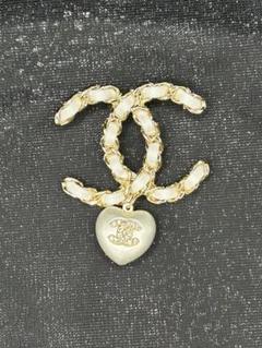 【希少☆クリスタルが輝く】 CHANEL ハート ブローチ ハートの中が可愛い♪】CHANEL 25P ブローチ