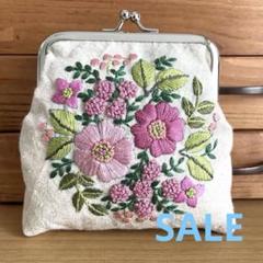 刺繍　がま口ポーチ　ブーケ　yulaの刺繍　　　　　　　　　　　　　　樋口愉美子