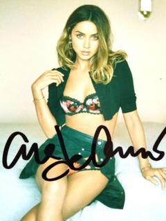 アナデ・アルマス直筆サイン入り2Lサイズ写真…Ana de Armas セール中…アナデ・アルマス直筆サイン入り2Lサイズ写真…Ana de